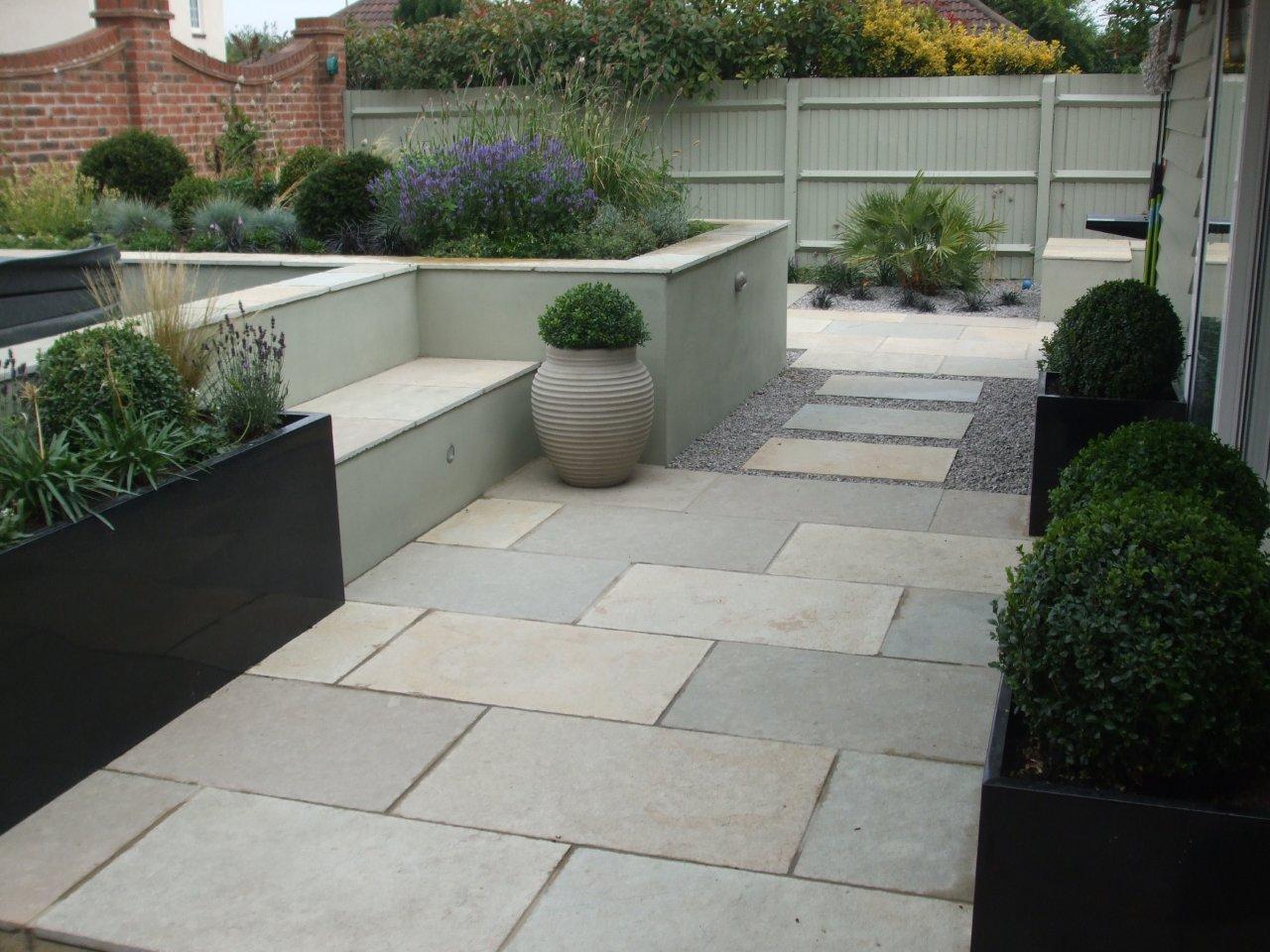 How to lay paving slabs or a patio